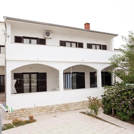 Pag 6383a Lejlighed *