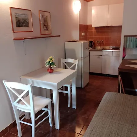 Studio Pag 6383a * Pag Town